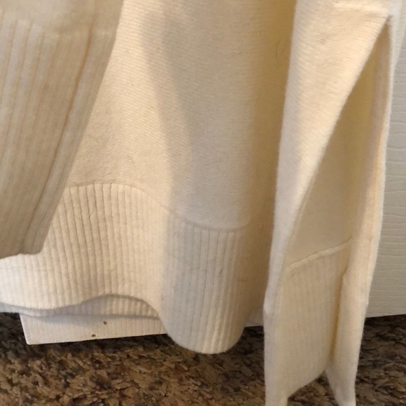 Loft Women’s turtleneck tunic sweater - Picture 3 of 3